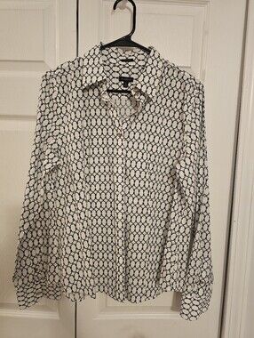 Talbots Wrinkle Resisant White And Navy Blouse Sz 12